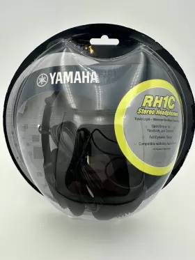 751030 HAL LEONARD Yamaha Stereo Headphones