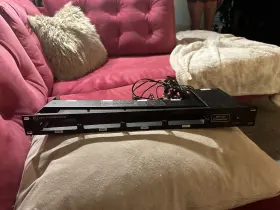 UMC200D LECTROSONICS Rack Antenna Power Distribution