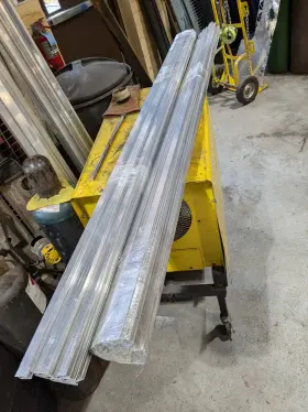 E0825-2M PENN-ELCOM Hybrid Flight Lid Extrusion Lengths #2