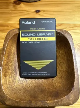 U-110-10 ROLAND Drums Sound Library Card