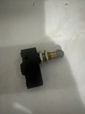TM1309 TEND Limit Switch Lxhxt Taiwan Omron