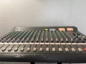 MC1602 YAMAHA Channel Mixer